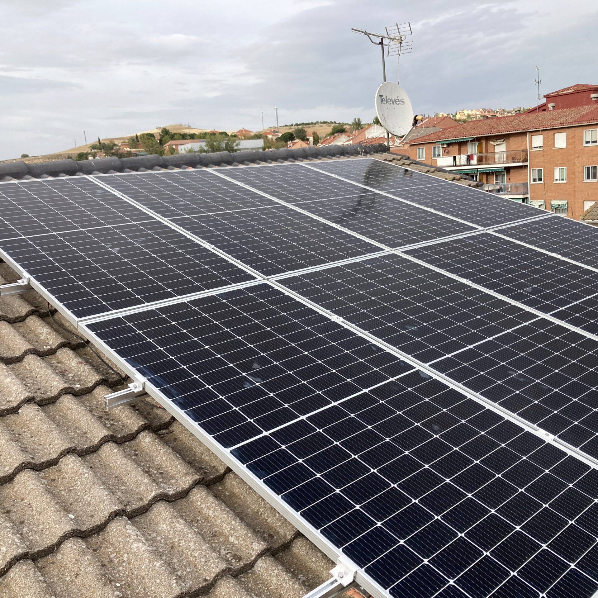 vivienda autoconsumo cobena 1 scaled